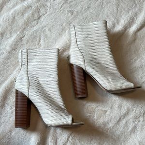 10/25$ Forever 21 heels